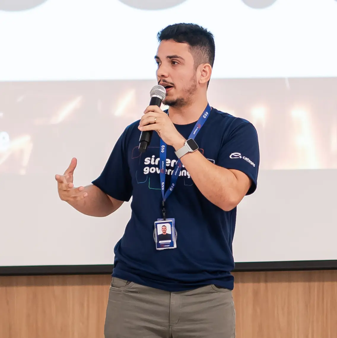 Herberth Andrade apresentando conteúdo técnico de engenharia e segurança